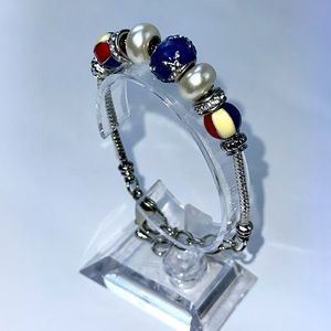 Beach Charm Bead Bracelet. Silver Tone. Red, Blue & Cream with Sparkles. 8.5 in.
